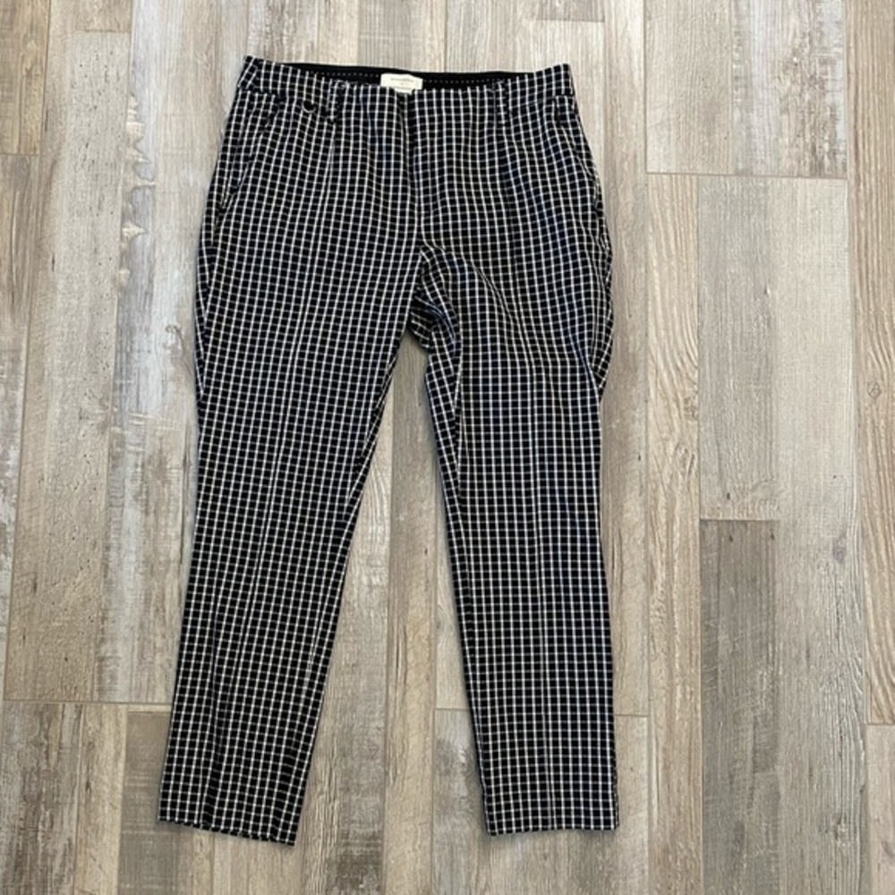 3/15$ Anthropology cropped pants size 6